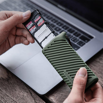 PGYTECH CreateMate High Speed Rugged Memory Card Reader Case USB C SD Moss Green - CEN