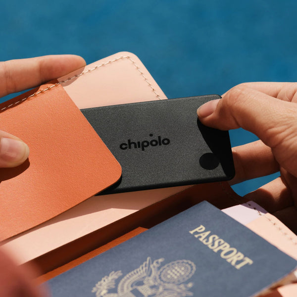 Chipolo CARD Bluetooth Wallet Tracker Apple Google Find My